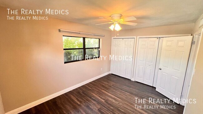 Building Photo - 929 Dupont Ave