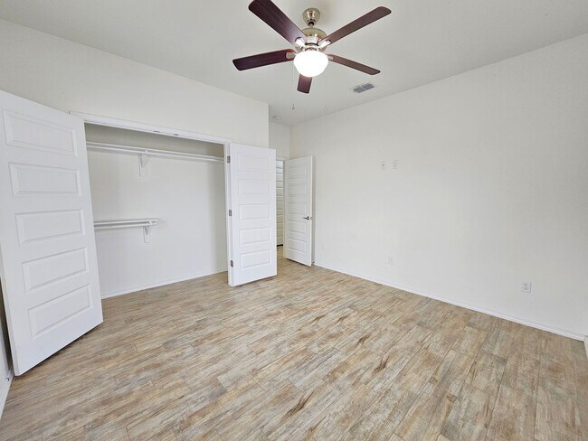 Building Photo - 1809 Atrium Pl Dr