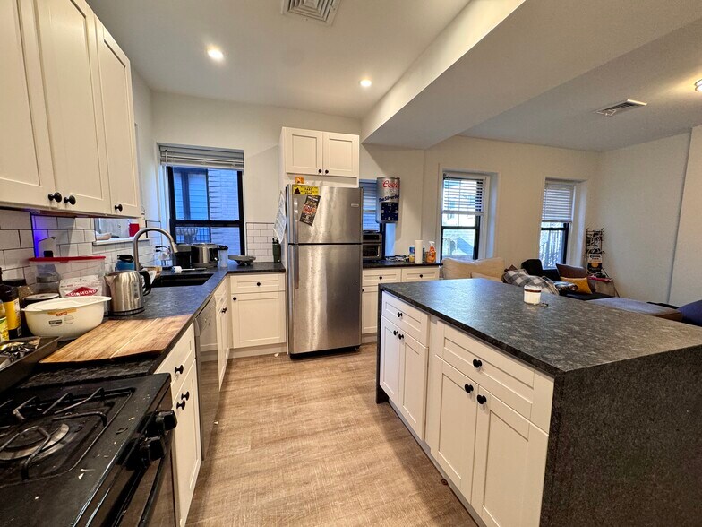 Building Photo - 1516 Tremont St