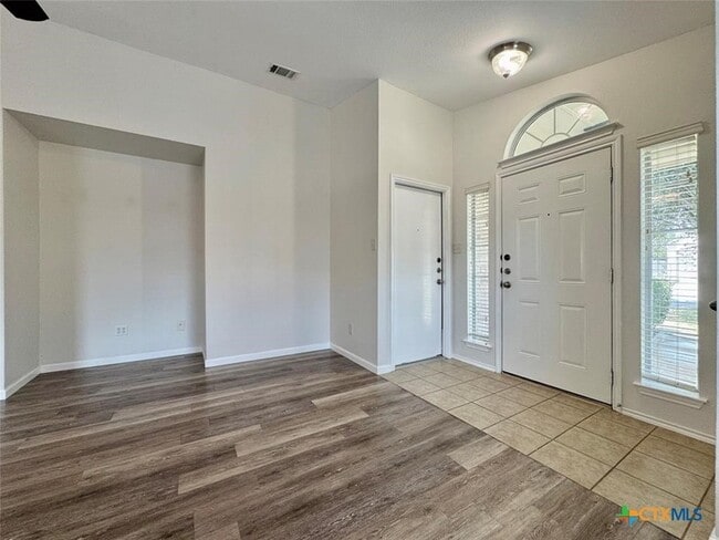 Building Photo - 916 Gentry Dr