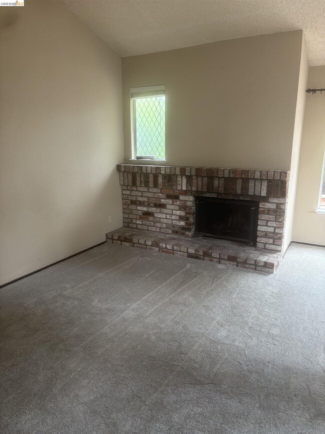 Building Photo - 1704 Somerset Pl