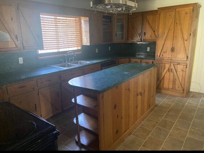 Building Photo - 5036 Hwy 17