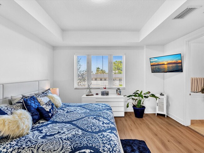 Building Photo - 1801 Coral Heights Blvd