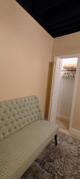 Building Photo - 906 Bitterfield Dr