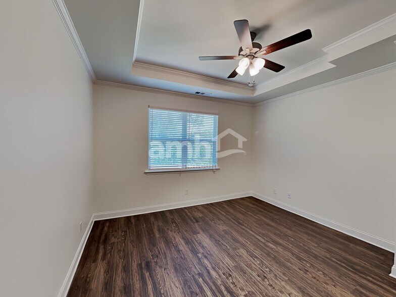Building Photo - 321 Bourne St