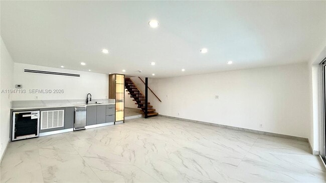 Building Photo - 3826 NE 171 St