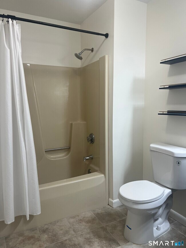 Building Photo - 3370 Madison Ave