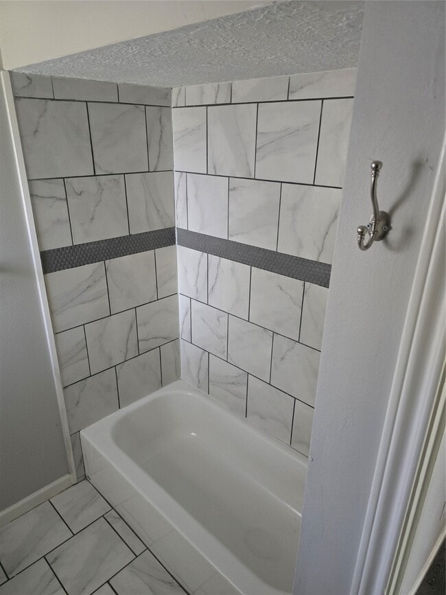 Building Photo - 3211 Highland Laurels Dr
