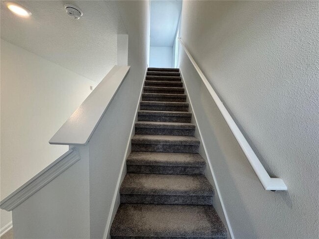 Building Photo - 1946 Sarah St