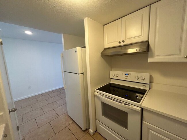 Building Photo - 619 Patterson St