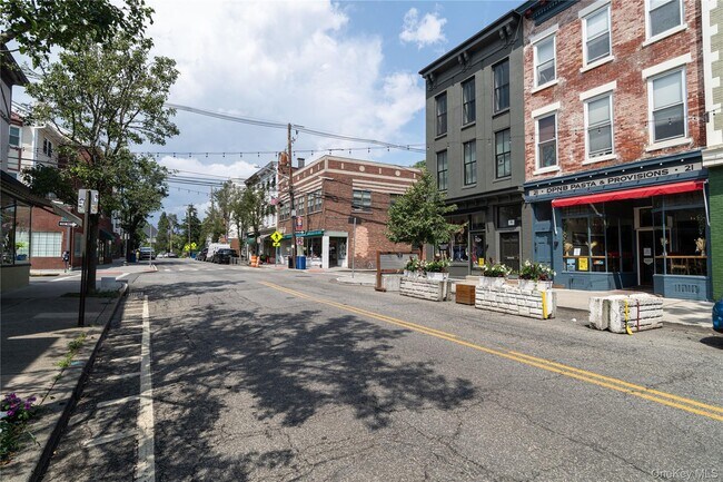 Building Photo - 50 N Broadway