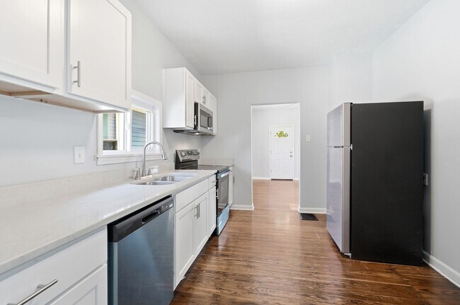 Building Photo - 413 Lockwood Ave