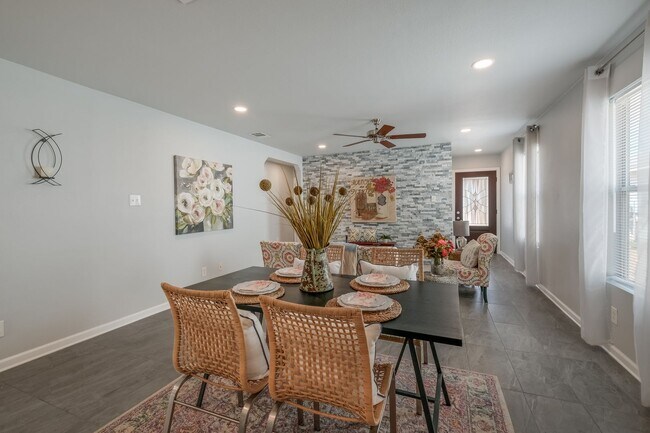 Building Photo - Charming Orchard Acres Home