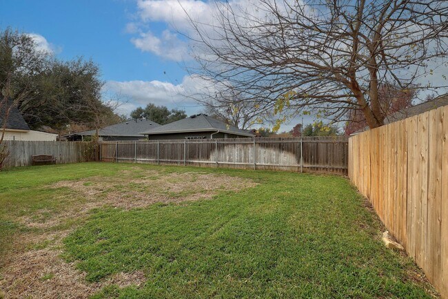 Building Photo - Picturesque 3/2 one Story Cedar Park home across from CPHS