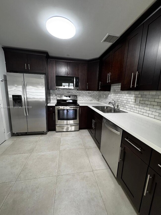 Building Photo - 5401 SW 77th Ct