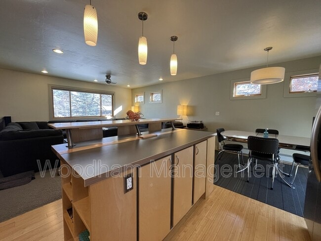 Building Photo - 321 N 22nd Ave