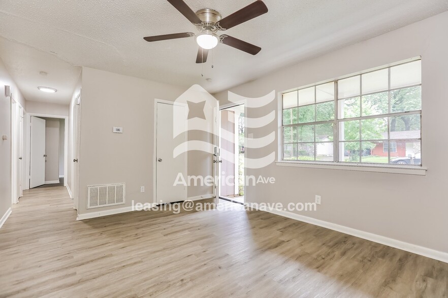 Building Photo - 9601 Comstock Rd