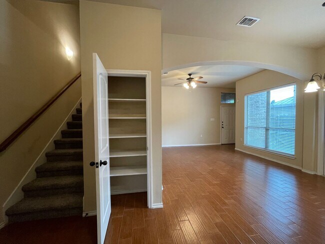 Building Photo - Townhome for rent