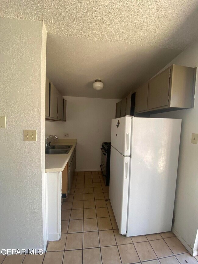 Building Photo - 8913 Ankerson St