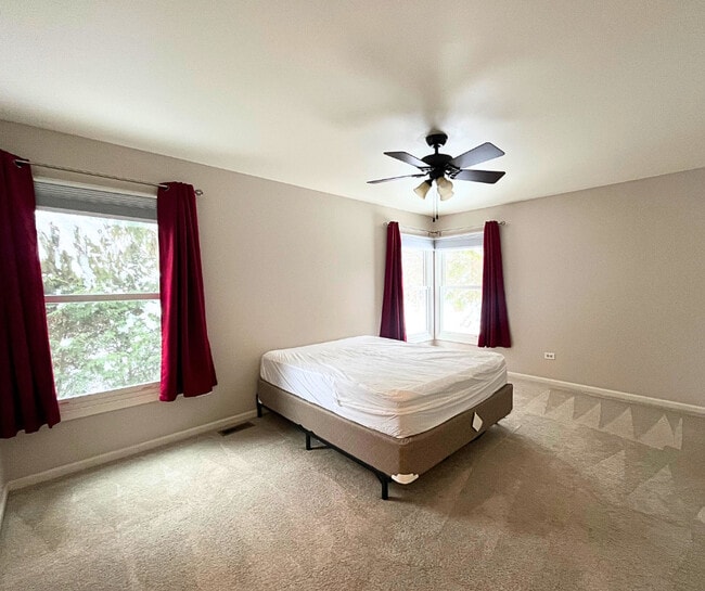 Building Photo - 925 Hartford Dr