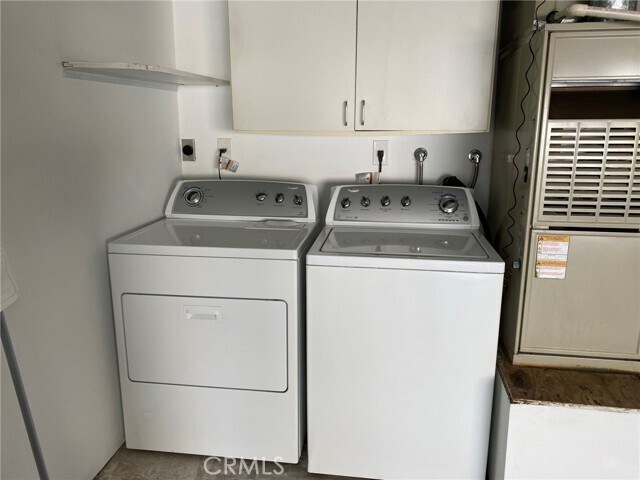 Building Photo - 5050 Canyon Crest Dr