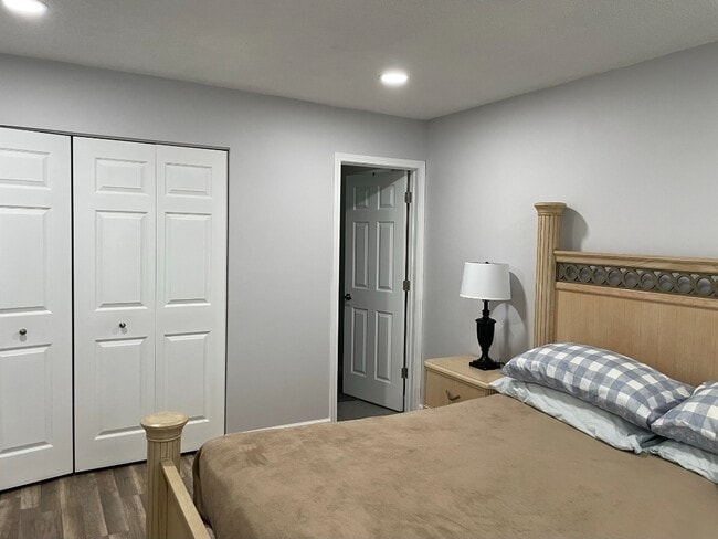 Building Photo - 43 W Fern Ct