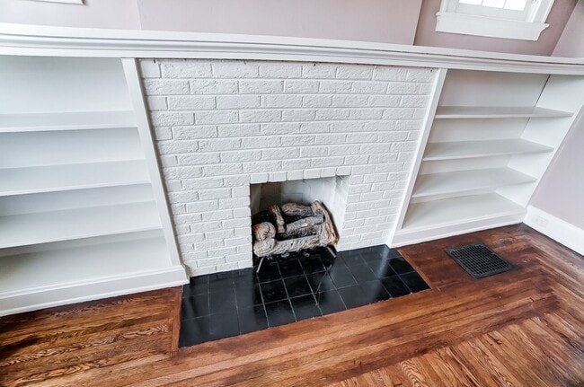 Building Photo - Westwood - Charming 3+ bed 1 bath home freshly updated