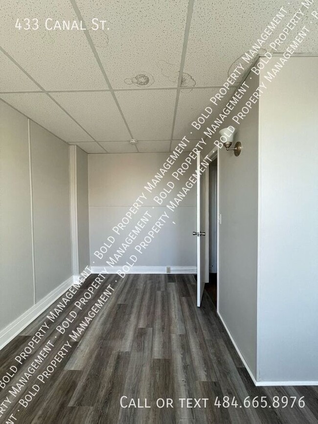 Building Photo - 433 Canal St