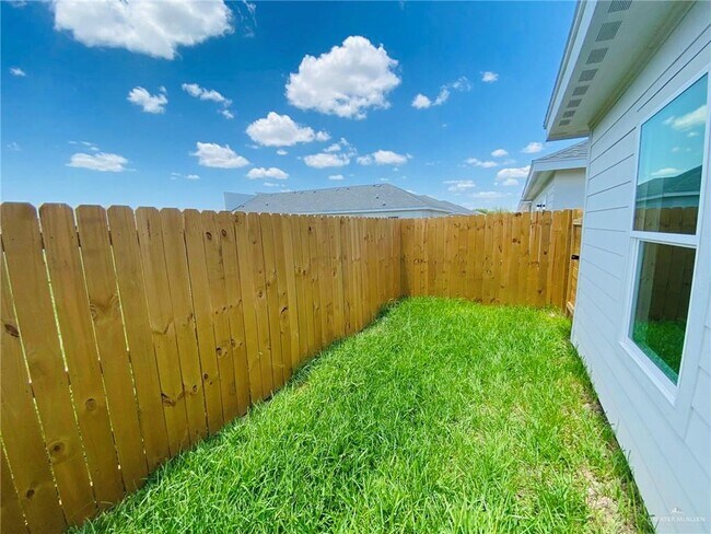 Building Photo - 19 Marcela Dr