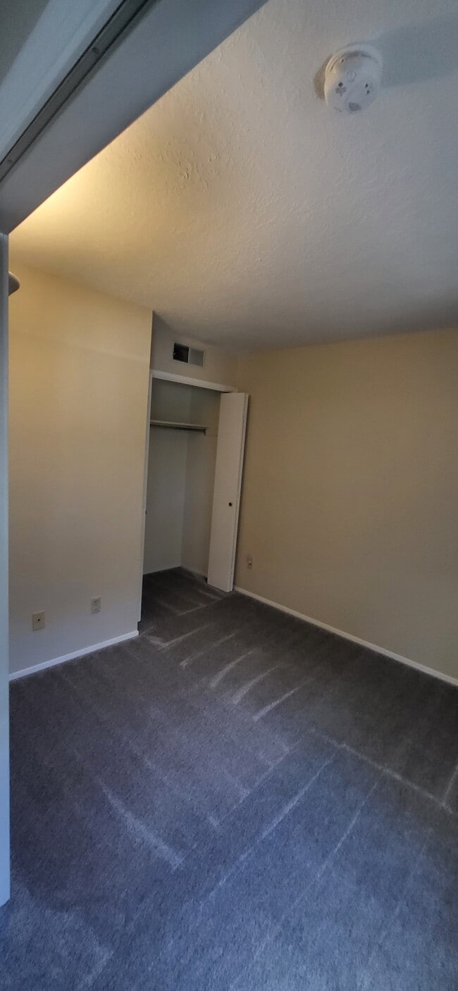 Building Photo - 505 Oppenheimer Dr