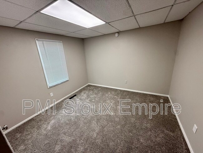 Building Photo - 316 N Sherman Ave