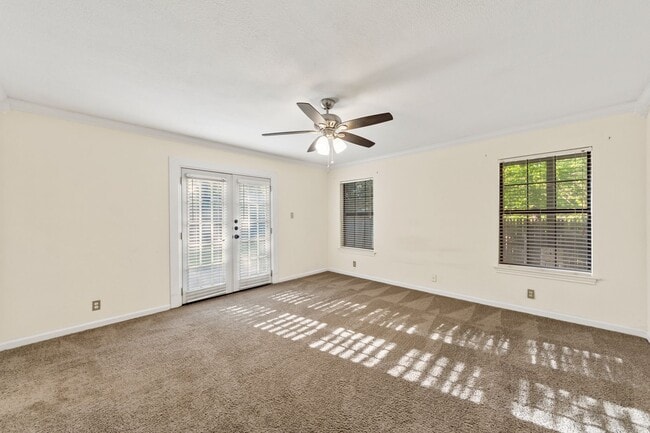 Building Photo - 121 Lake Vista W