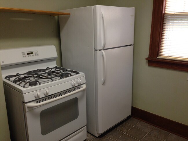 Building Photo - 523 Fairchild St