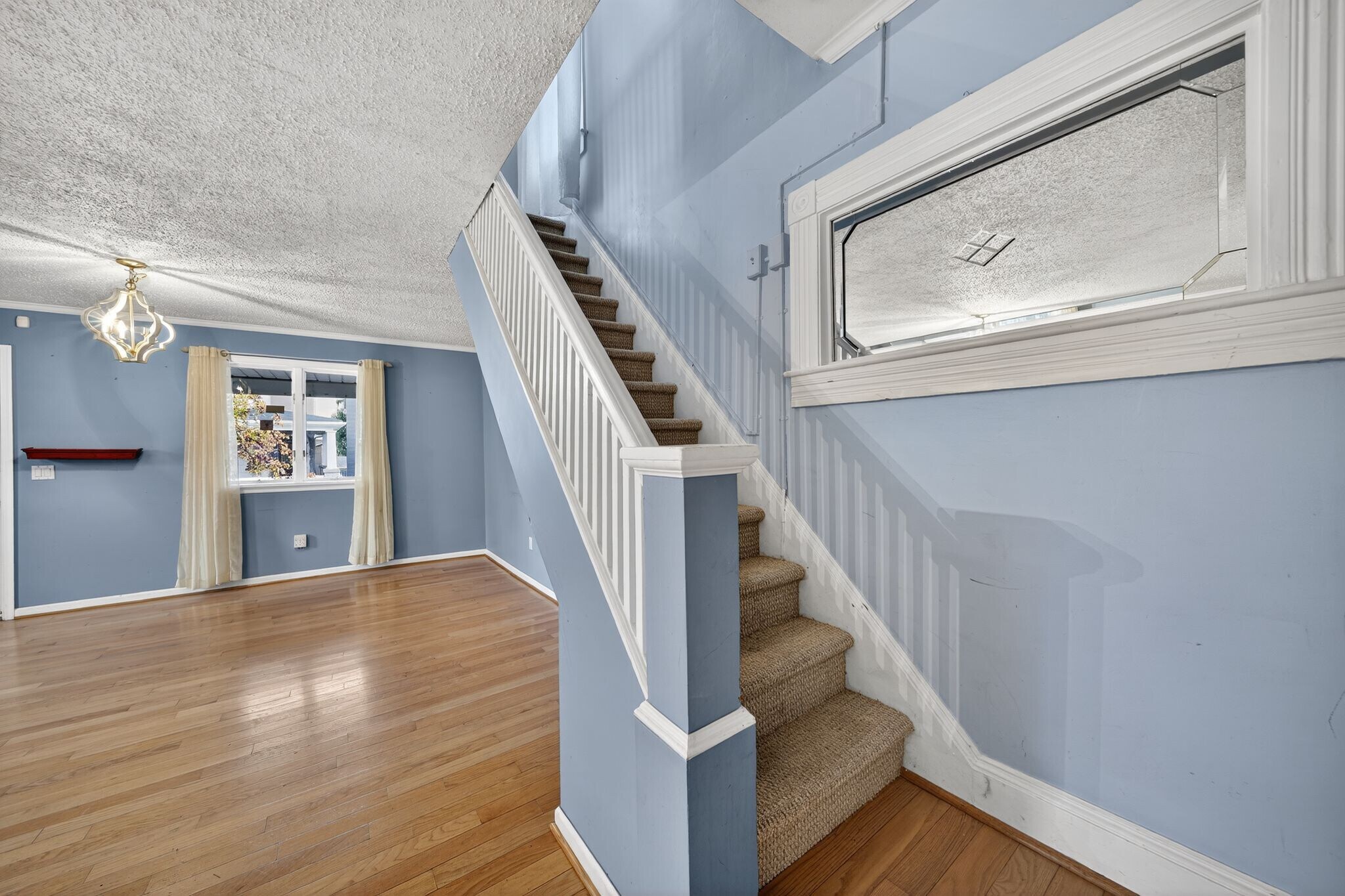 Building Photo - 2035 Delaware St