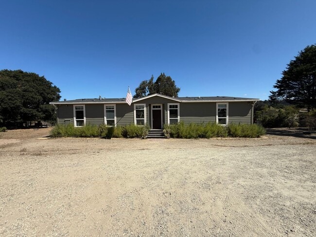 Primary Photo - BEAUTIFUL 4 BEDROOM 2 BATH HOME IN ARROYO ...