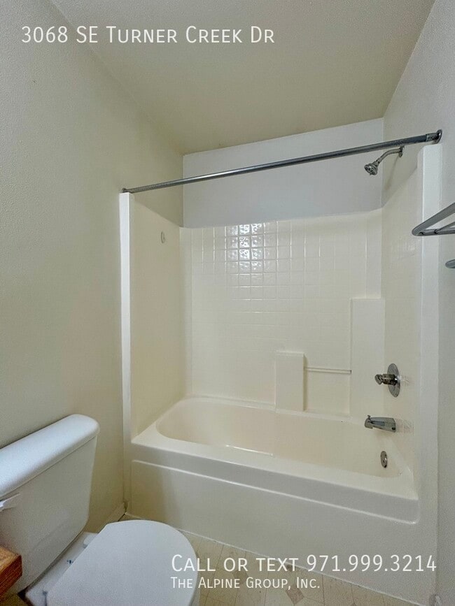 Building Photo - 3068 SE Turner Creek Dr