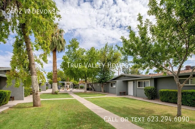 Building Photo - 2402 W Devonshire Ave