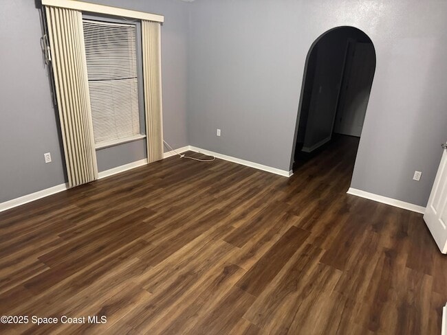 Building Photo - 1179 White Oak Cir