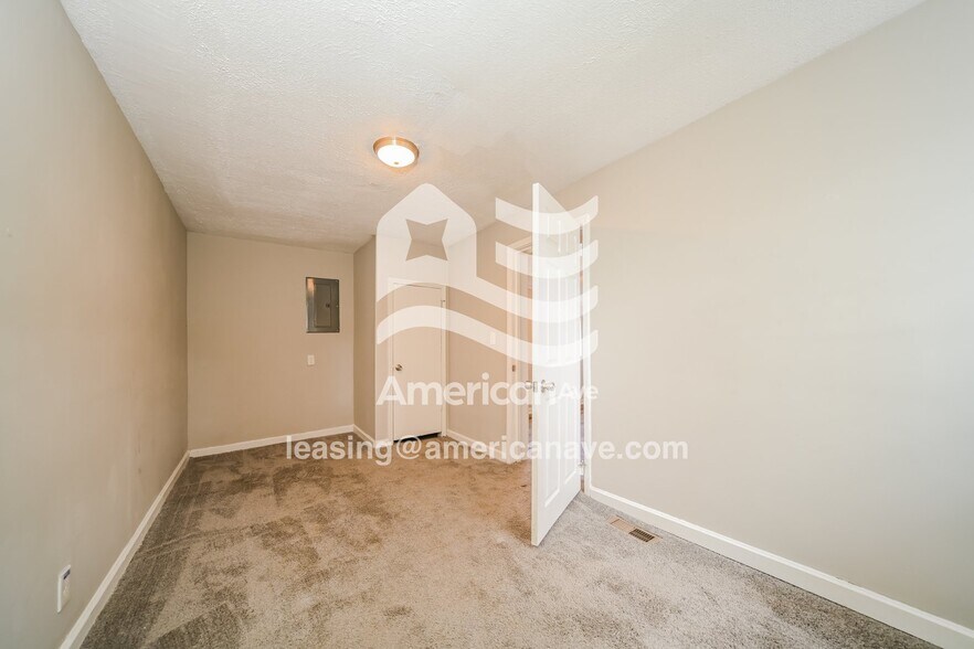 Building Photo - 603 Park Ave