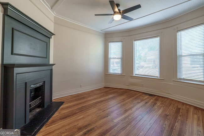 Building Photo - 243 Boulevard