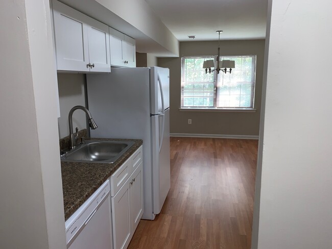 Building Photo - 1403 Green Hollow Dr