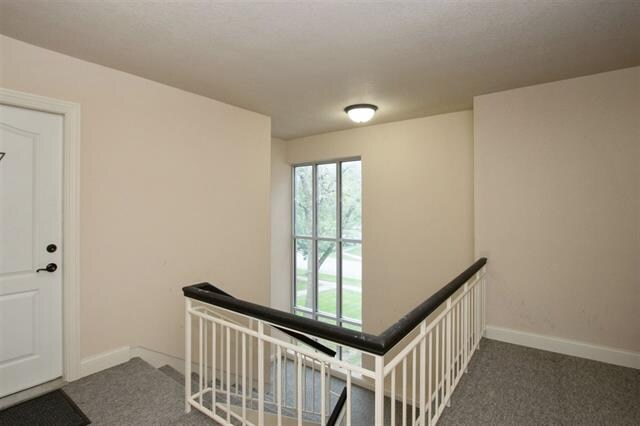 Building Photo - 100 Grandview Ct