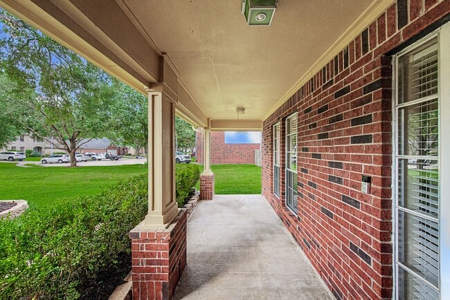 Building Photo - 2126 Highland Bay Ct