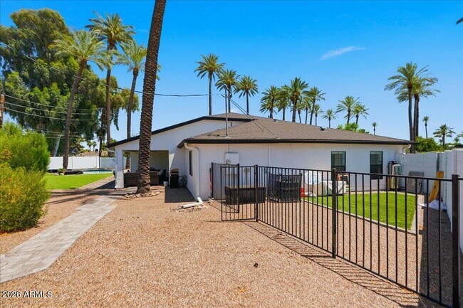 Building Photo - 4214 E Turney Ave