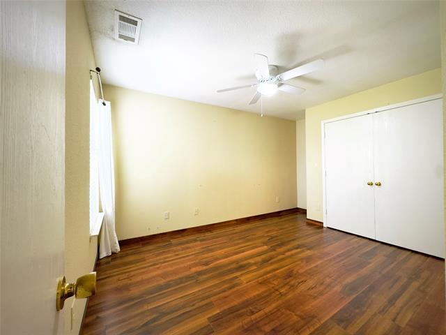 Building Photo - 3838 Brandon Park Dr