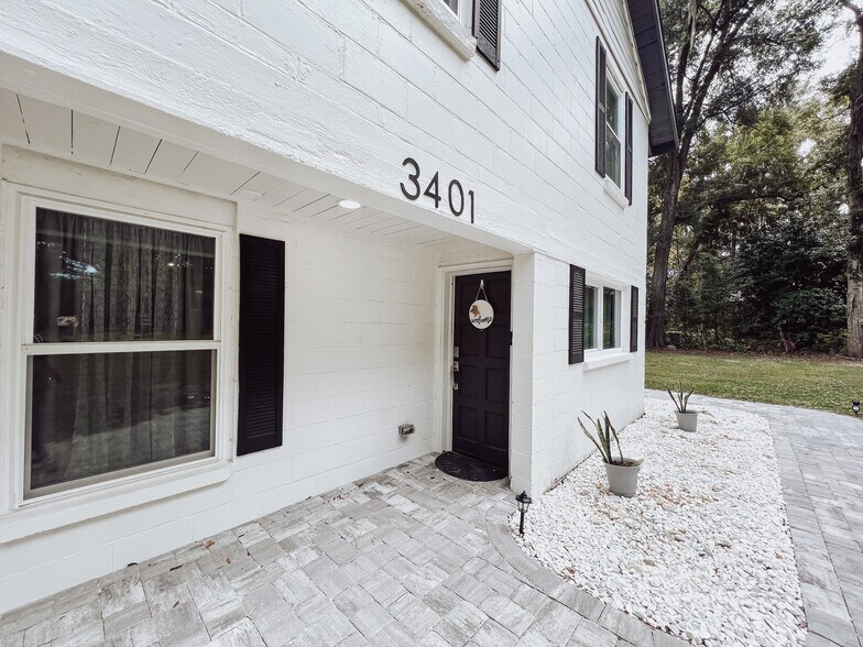 Building Photo - 3401 NW 5th St