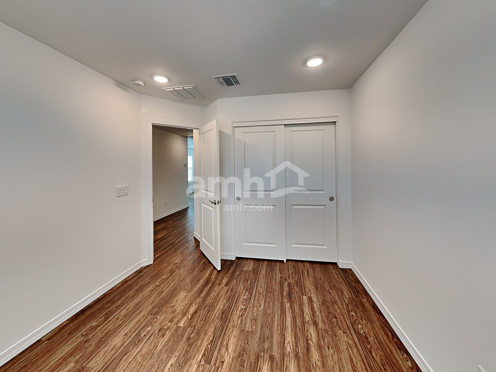 Building Photo - 897 S 150th Dr