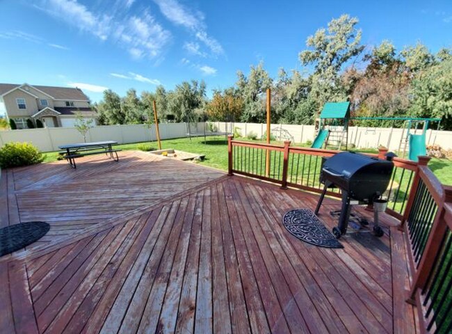 Building Photo - Spacious Living in Spring Creek Ranch – Your Next Home Awaits