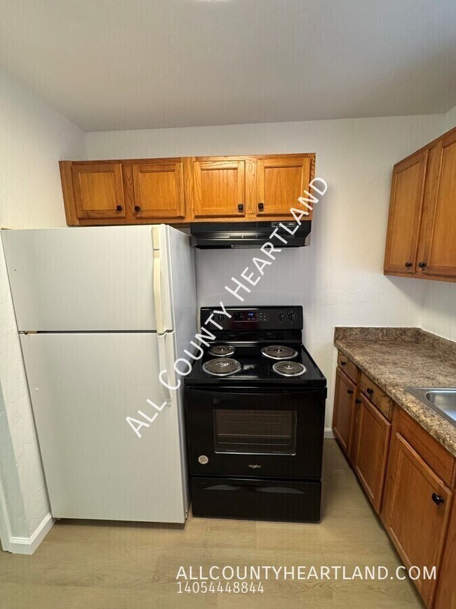 Building Photo - 1700 N Kelham Ave