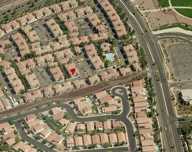 Building Photo - 251 S Green Valley Pkwy